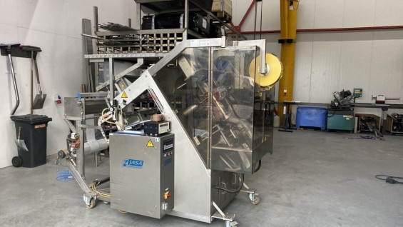 FULL AUTOMATIC WEIGHING AND BAGGING LINE